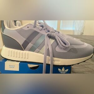 NWT WOMENS SIZE 7.5 Multix lavender tennis shoes! Beautiful color!